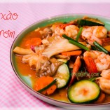 Thơm lừng góc bếp với món tôm xào nấm rơm