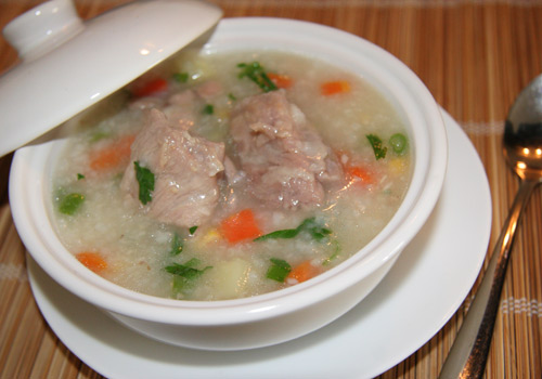 Thơm mùi hành, ngọt vị xương với cách nấu cháo sườn ngon