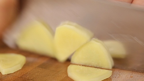 Thơm nức mũi với món gà xào cay