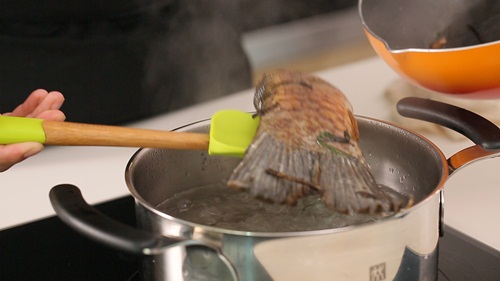 Thơm nức mũi với món gà xào cay