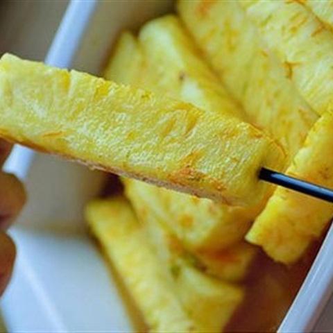 Cách làm thơm nướng xiên que