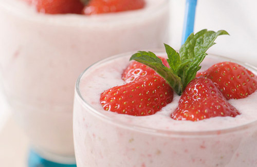 Thơm thơm ly cocktail hoa hồng mùa hè