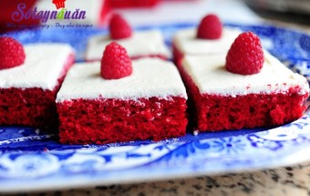 Thực đơn tiệc Noel: Cách làm bánh bông lan đón Giáng sinh