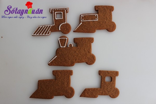 Thực đơn tiệc Noel: Cách làm bánh quy gừng hình đoàn tàu đón Giáng sinh