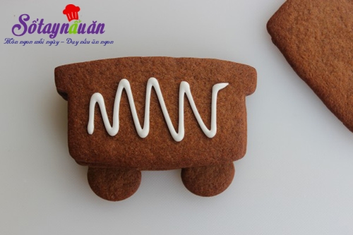 Thực đơn tiệc Noel: Cách làm bánh quy gừng hình đoàn tàu đón Giáng sinh