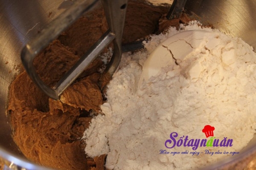 Thực đơn tiệc Noel: Cách làm bánh quy gừng hình đoàn tàu đón Giáng sinh