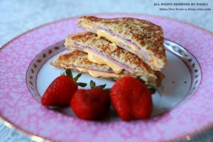 Thưởng thức dứa và thịt nguội xiên nướng vừa ngon vừa bổ