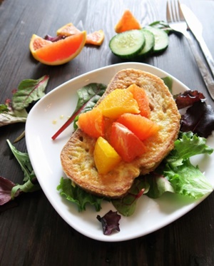 Thưởng thức dứa và thịt nguội xiên nướng vừa ngon vừa bổ