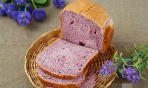 Thưởng thức dứa và thịt nguội xiên nướng vừa ngon vừa bổ