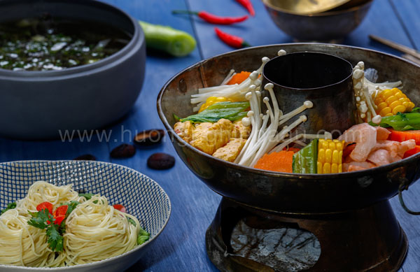 Thưởng thức lẩu hải sản chay