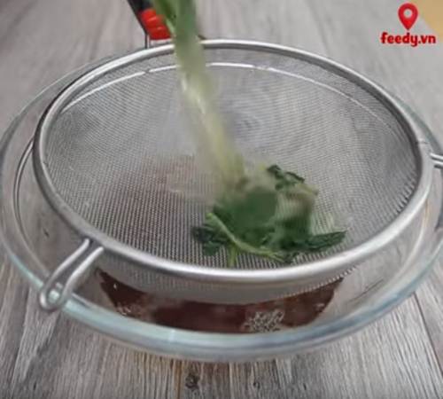 Thưởng thức miến trộn tôm mật ong thanh mát đầu hè