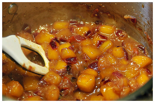 Thưởng thức nét quyến rũ của Tây Ban Nha trong li cocktail sangria hoa quả