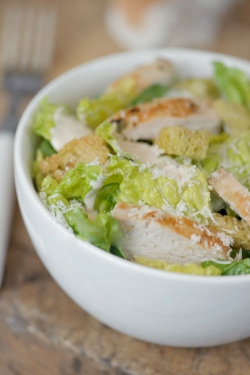 Thưởng thức salad Caesar làm Hollywood mê tít