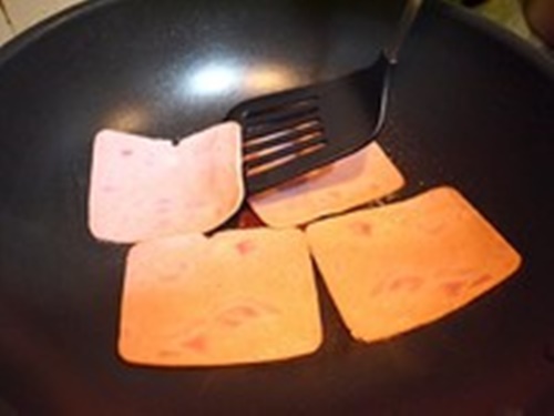 Thưởng thức vị ngon mê hoặc của mì Dương Xuân