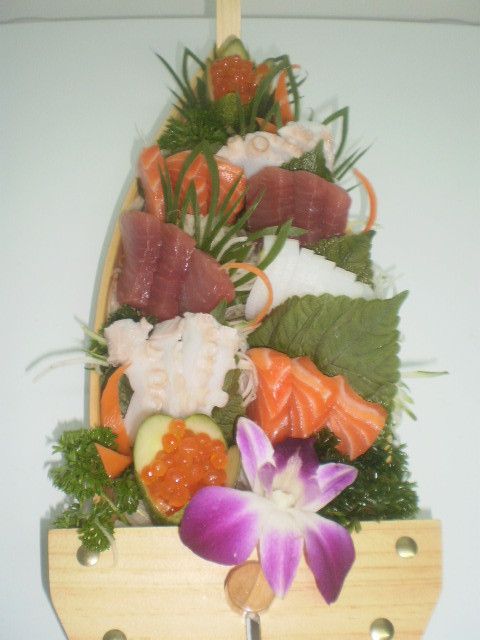 Thuyền sashimi