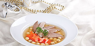 Tim heo hầm hạt sen