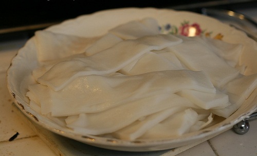 Tổ yến sào hầm nước cốt dừa, đường phèn thơm ngon, béo ngậy