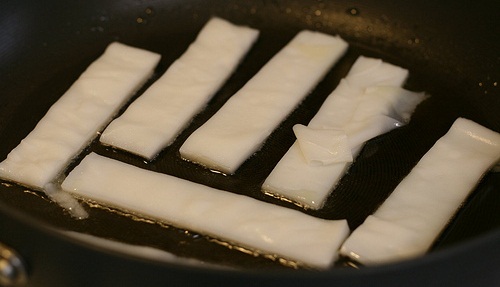 Tổ yến sào hầm nước cốt dừa, đường phèn thơm ngon, béo ngậy