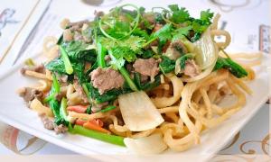 Tổ yến sào hầm nước cốt dừa, đường phèn thơm ngon, béo ngậy