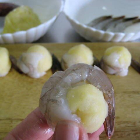 Cách làm tôm bọc khoai tây chiên giòn