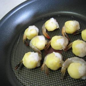 Cách làm tôm bọc khoai tây chiên giòn