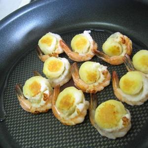 Cách làm tôm bọc khoai tây chiên giòn