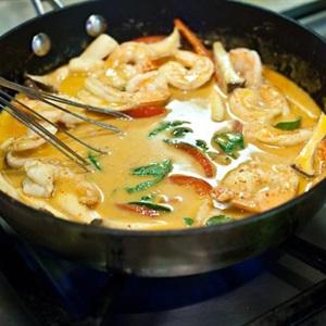 Cách làm tôm cà ri kiểu Thái