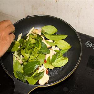 Cách làm tôm càng xanh sốt Thái