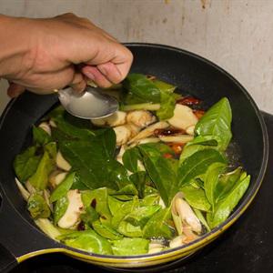 Cách làm tôm càng xanh sốt Thái