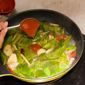 Cách làm tôm càng xanh sốt Thái