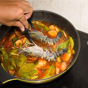 Cách làm tôm càng xanh sốt Thái