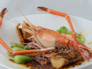 Tôm càng xào bún