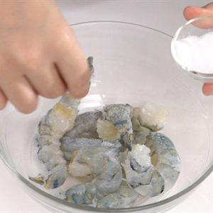 Cách làm tôm cháy tỏi với bánh mì nướng