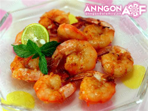 Tôm chiên cay cho cơm tối ngon hơn