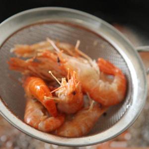 Cách làm tôm chiên hành gừng