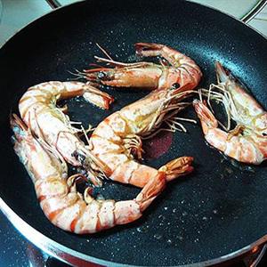 Cách làm tôm chiên mỡ hành