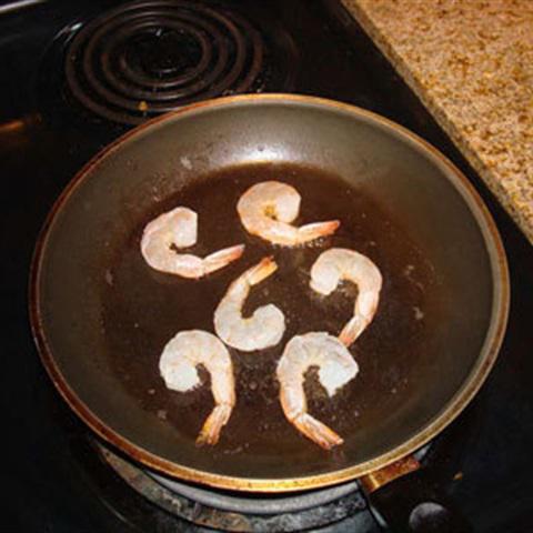 Cách làm tôm chiên tỏi ớt chua cay