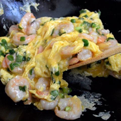 Cách làm tôm chiên trứng