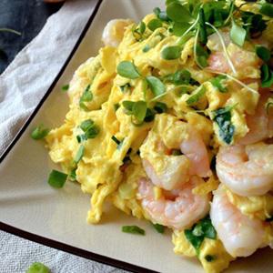 Cách làm tôm chiên trứng