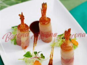 Tôm cuộn bacon sốt ngũ vị