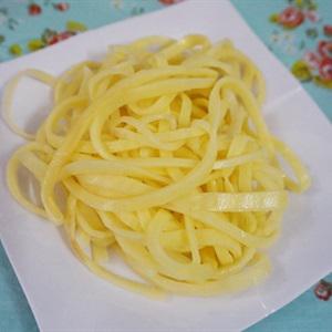 Cách làm tôm cuộn khoai tây chiên giòn