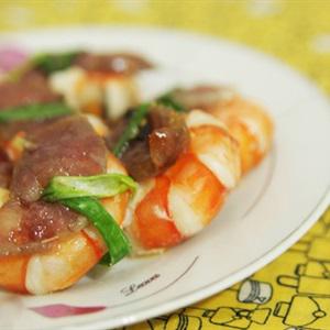 Cách làm tôm cuộn lạp xưởng