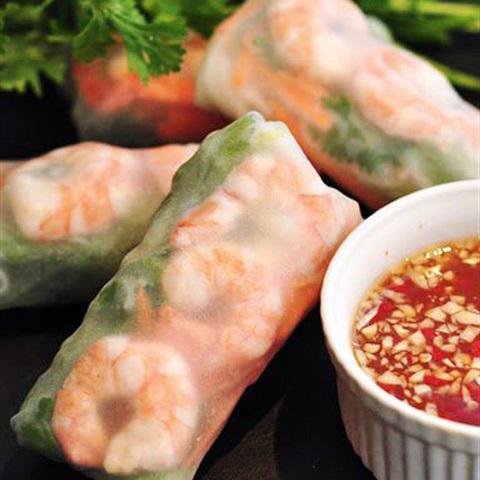 Cách làm tôm cuộn rau củ