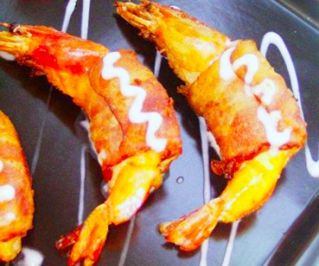 Tôm cuộn thịt xông khói