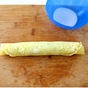 Cách làm tôm cuộn trứng gà