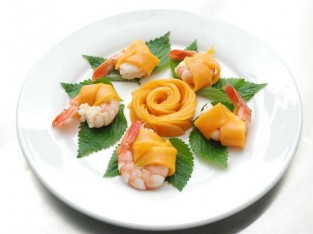 Tôm cuộn xoài chín