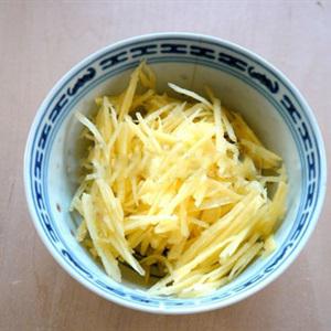 Cách làm tôm hấp lá chanh