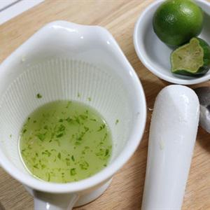 Cách làm tôm hấp muối tiêu xanh