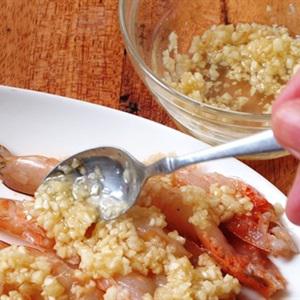 Cách làm tôm hấp tỏi băm