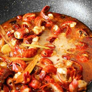 Cách làm tôm hùm đất rang sa tế